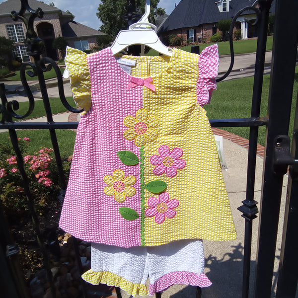 Gingham Seersucker Capri Set with Appliqued Flowers | Bonnie Jean