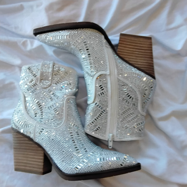 Short White Gllitzy Boot | Very G - Maize