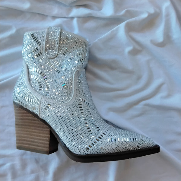 Short White Gllitzy Boot | Very G - Maize