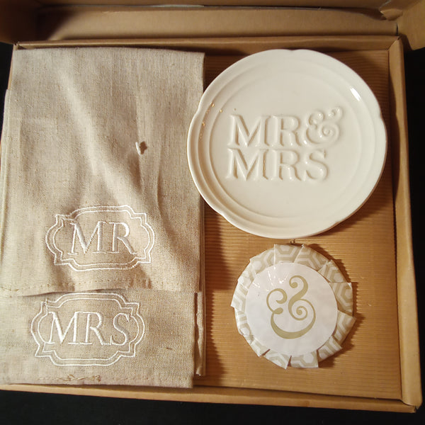 Mr & Mrs Towel Boxed Set | Mud Pie