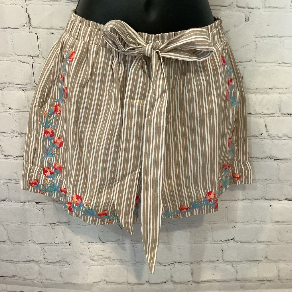 Embroidery Shorts Tan & White Striped | Andree by Unit - Last one!