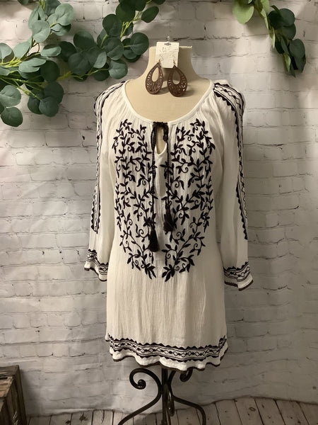 Embroidered White long sleeve top | A&A
