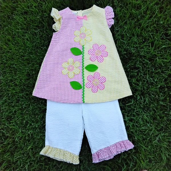 Gingham Seersucker Capri Set with Appliqued Flowers | Bonnie Jean