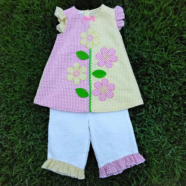 Gingham Seersucker Capri Set with Appliqued Flowers | Bonnie Jean