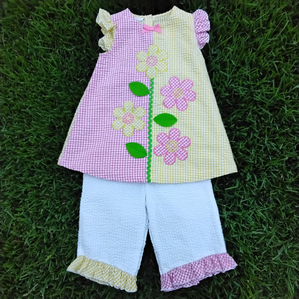 Gingham Seersucker Capri Set with Appliqued Flowers | Bonnie Jean