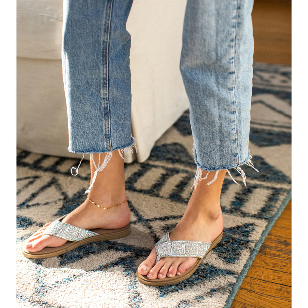 Yellow box top white sandals