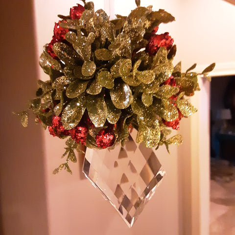 Mistletoe Kissing Crystals
