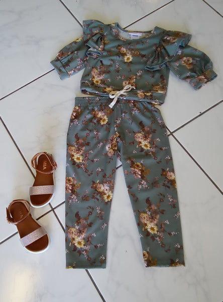 Vintage Floral pant set with puff sleeves and drawstring