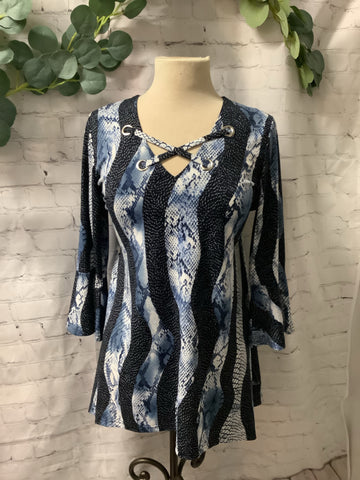 Blue snake print Top