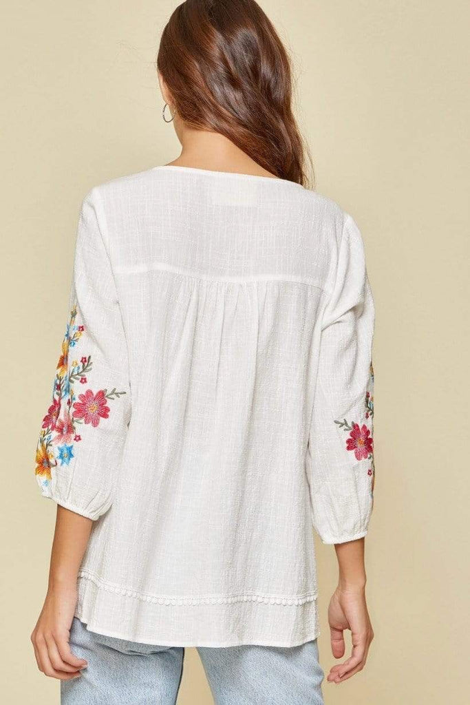 White Embroidered Top | Savanna Jane Last one! M White Embroidered Top | Savanna Jane Last one! M